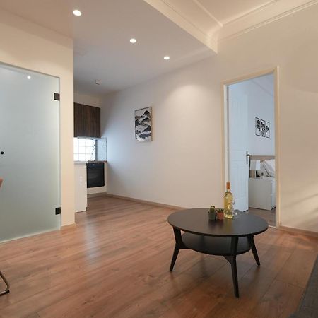 Syntagma Square, 50Sqm Nikis Luxurious Apartment Atenas Exterior foto